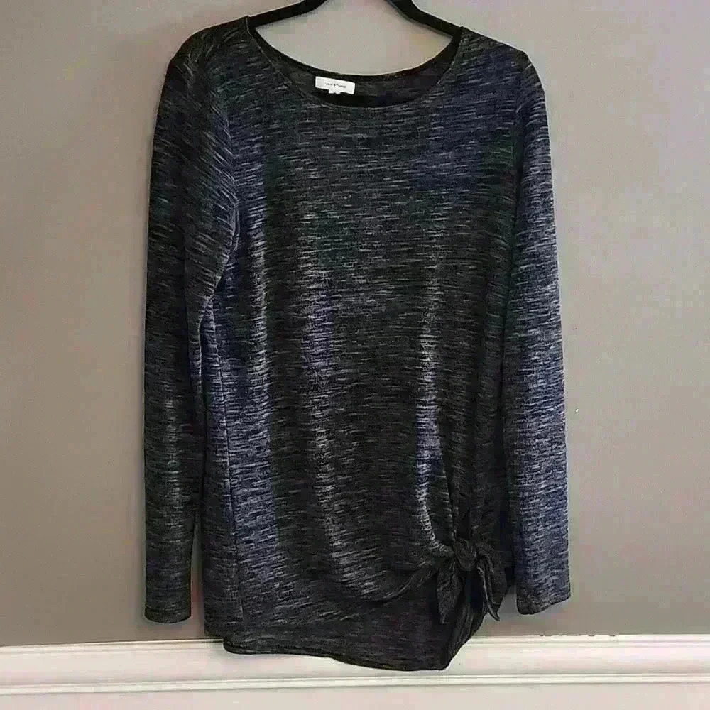 Max Studio Knotted Womens top